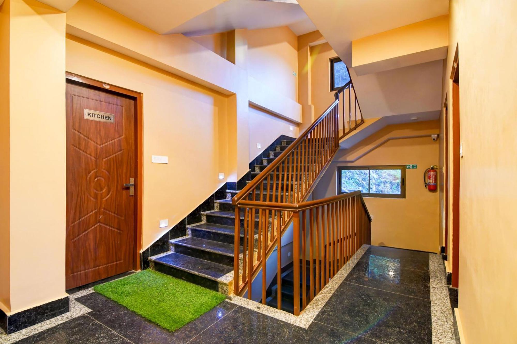 Super Townhouse Downtown Gangtok Hotel Exterior photo
