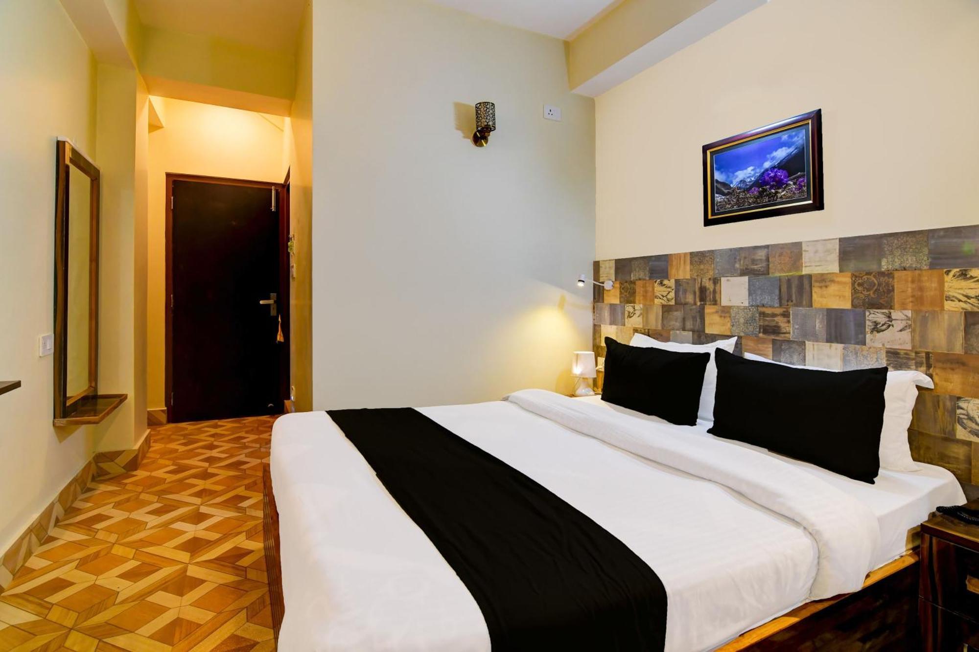 Super Townhouse Downtown Gangtok Hotel Exterior photo