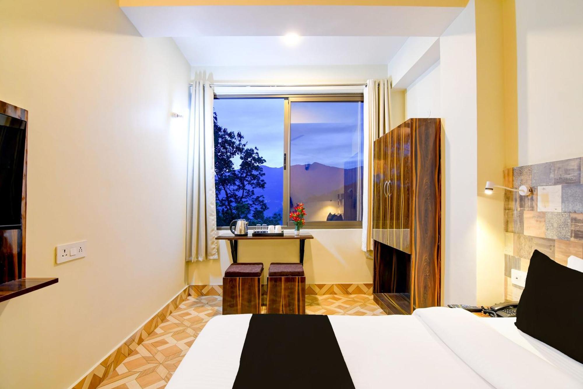Super Townhouse Downtown Gangtok Hotel Exterior photo
